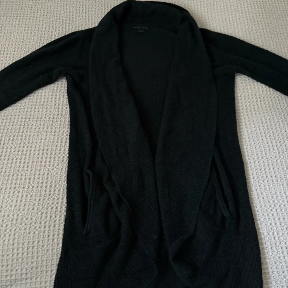 Barefoot Dreams CozyChic Lite Circle Cardigan – Black (XS/S) - Picture 4 of 9